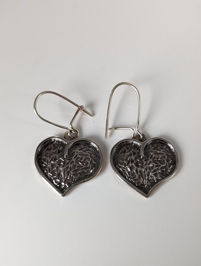 Pendientes Detallados con Corazón y Caballo Plateado