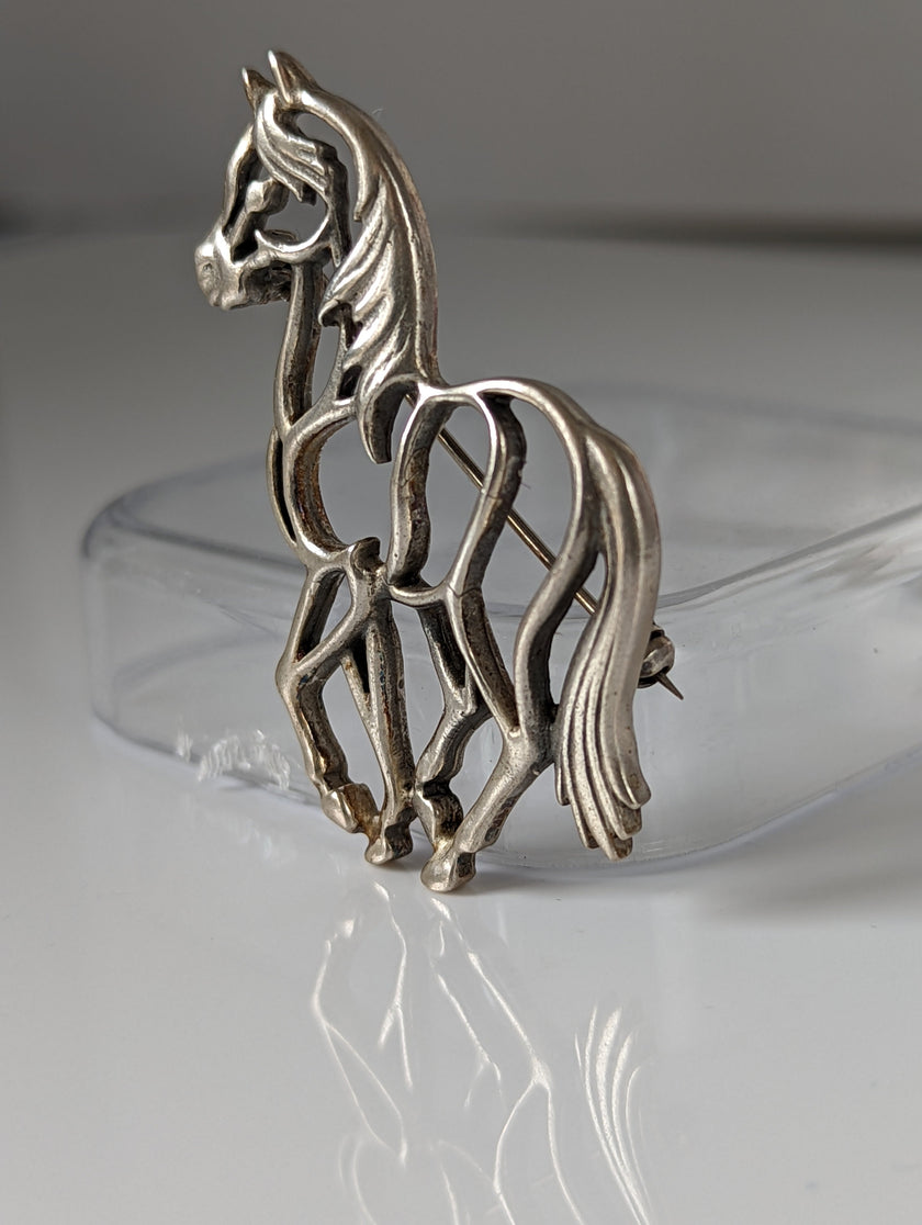 Silver Steed Elegant Piaffe Horse Silver Brooch / Stock Tie Pin