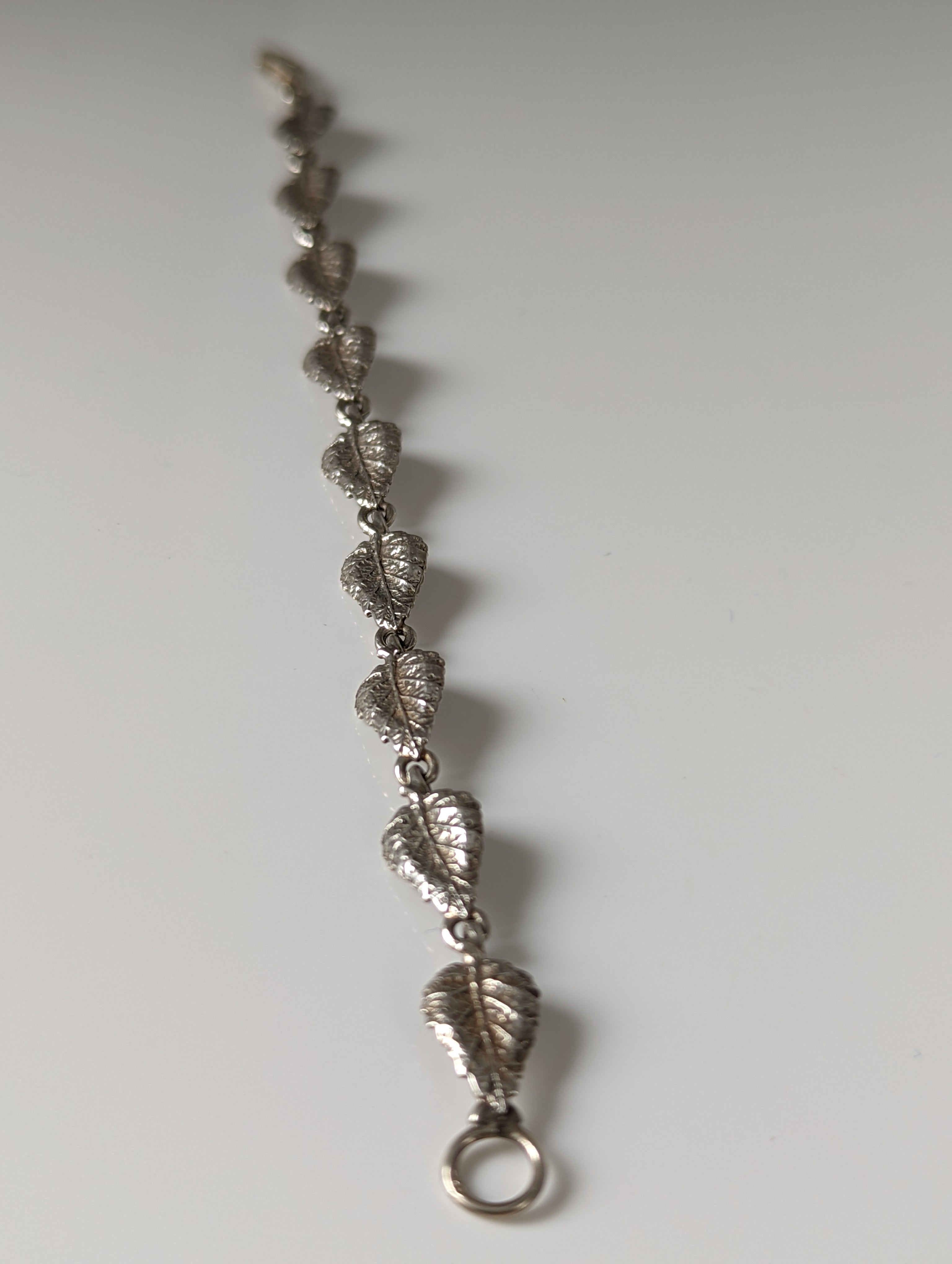 Silver Steed Detailed Leaf Silver Bracelet