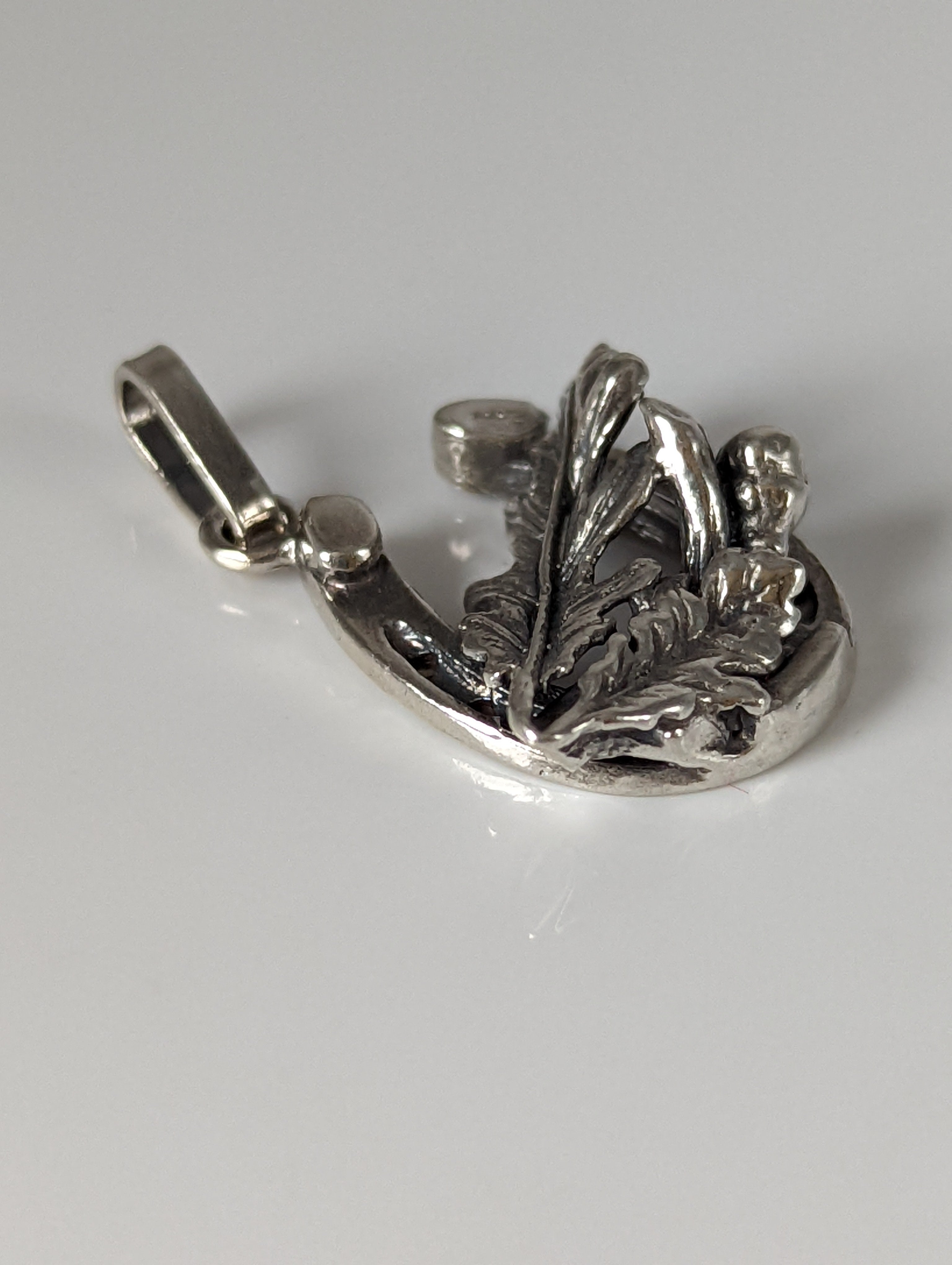 Silver Steed Oak & Horseshoe Silver Pendant