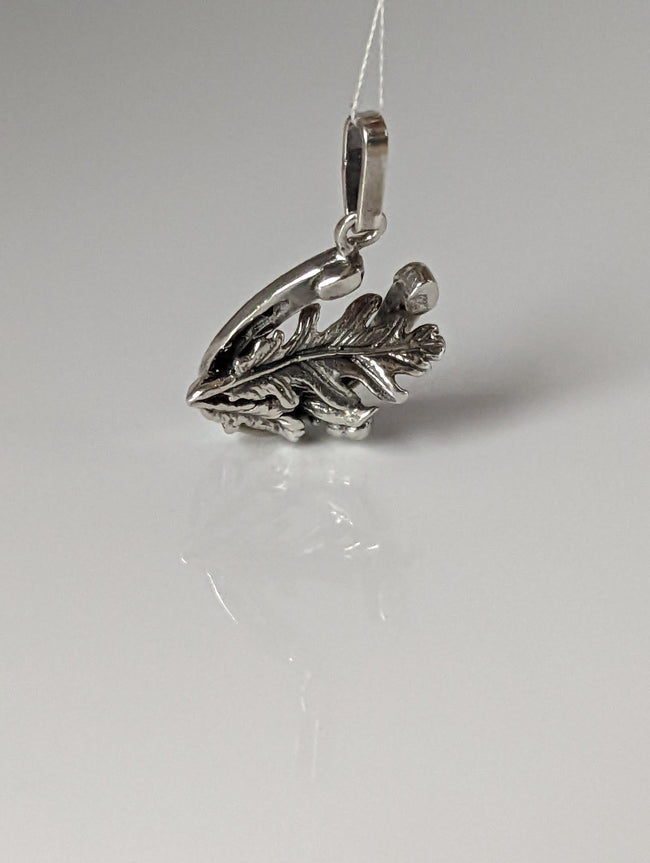 Silver Steed Oak & Horseshoe Silver Pendant