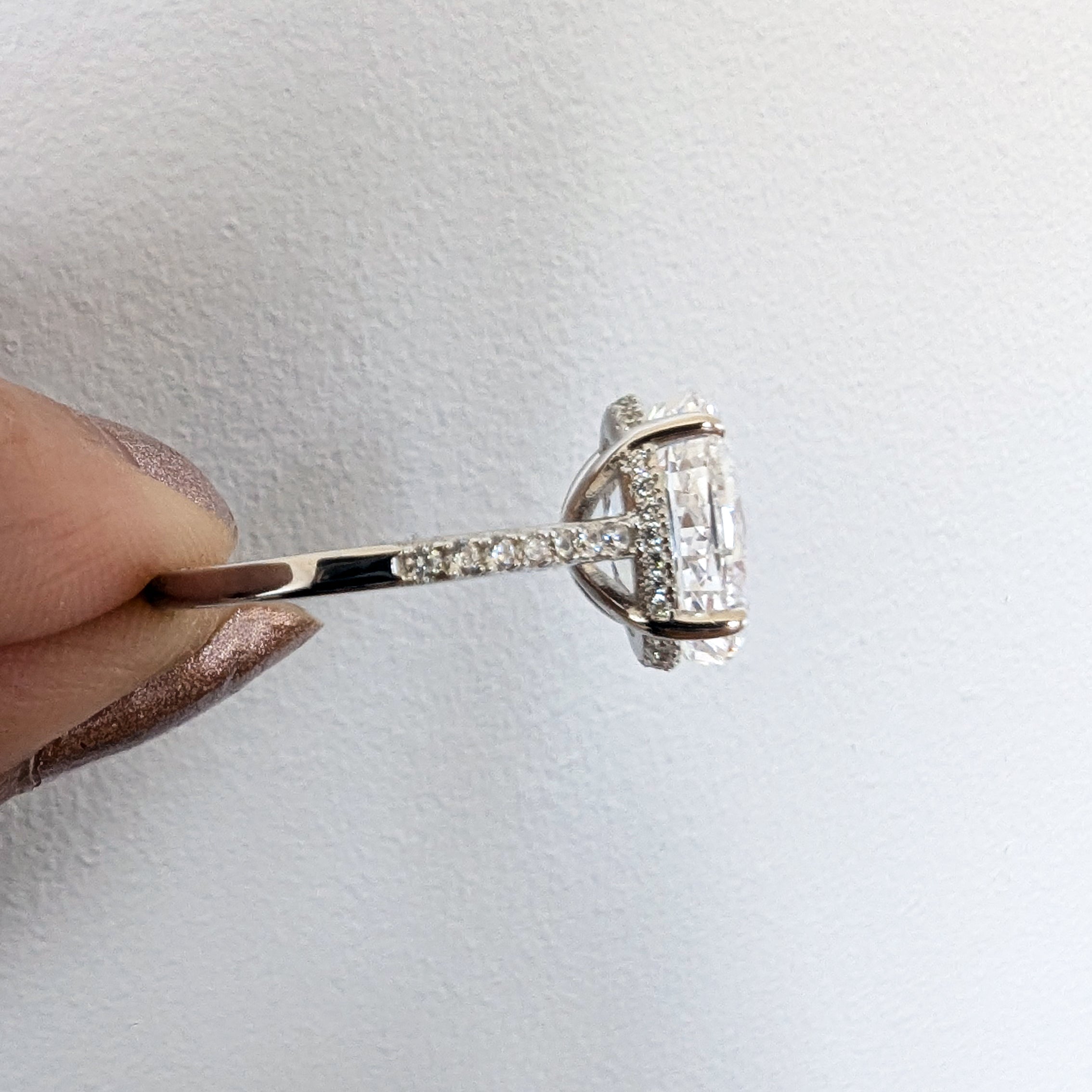 Aura Oval solitaire ring