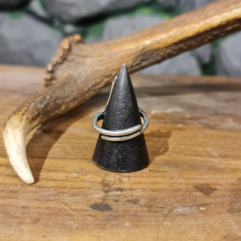 Anillo Pictish de Granate Ajustable