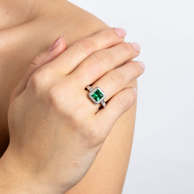 Diamonfire Ring im Art-Déco-Stil mit Pavé-Fassung