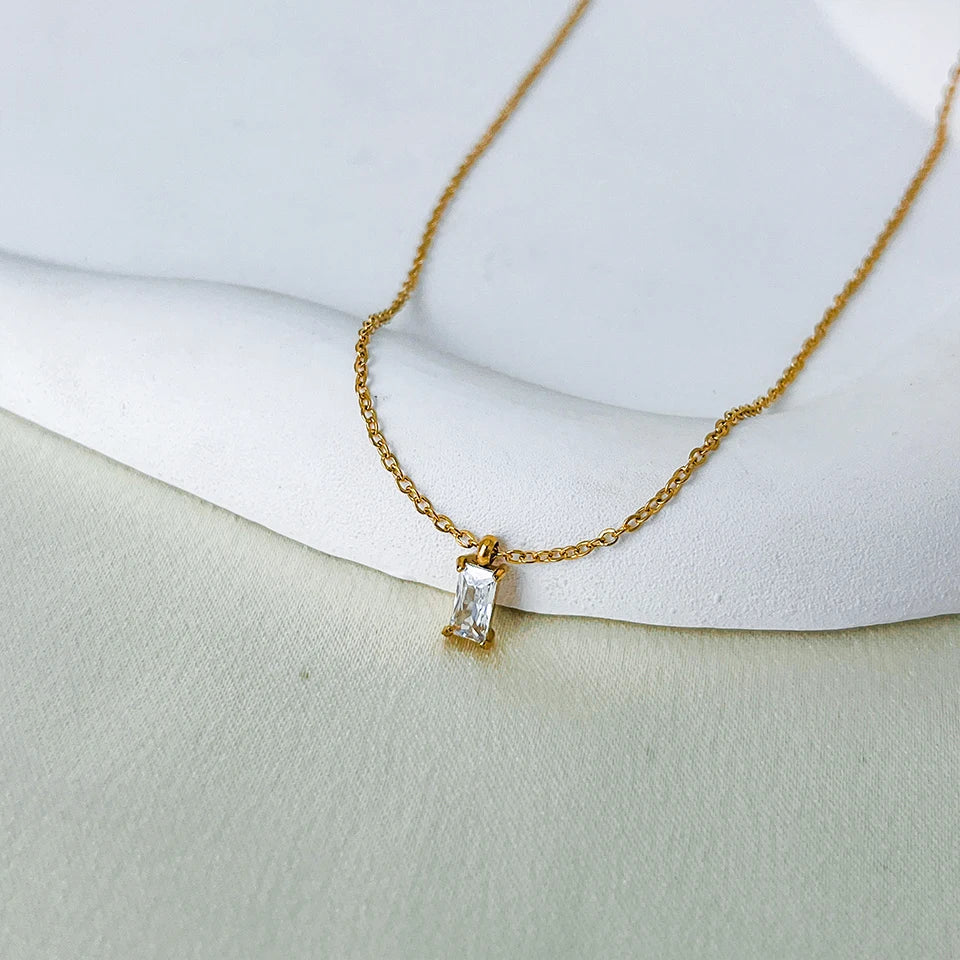 Elegante rechteckige Zirkonia-Halskette – Gold & Silber