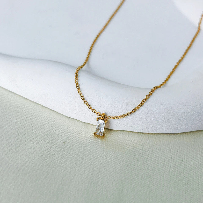 Elegante rechteckige Zirkonia-Halskette – Gold & Silber