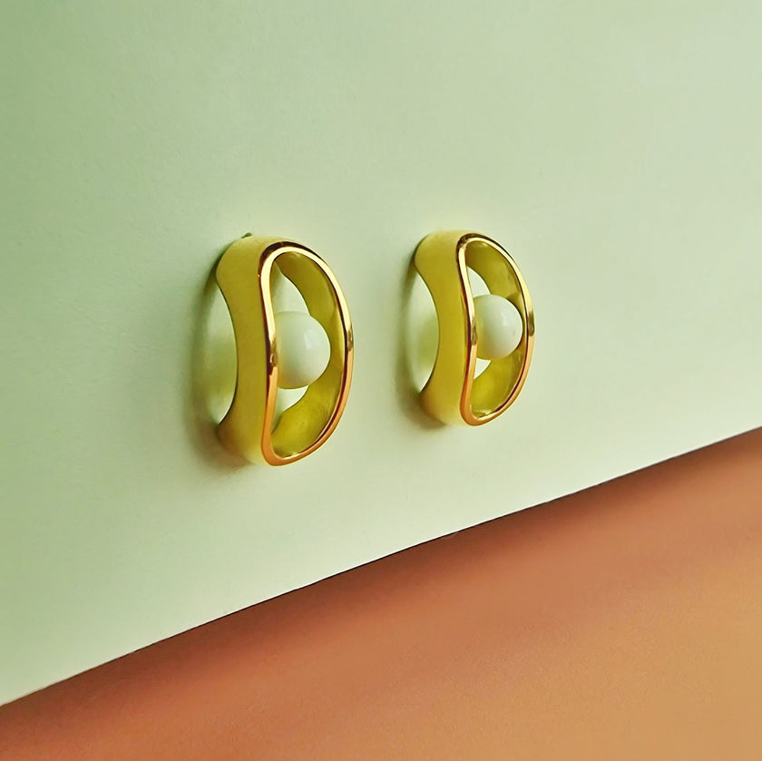 Ohrstecker aus Lemon-Grünem Chrysopras und Gold