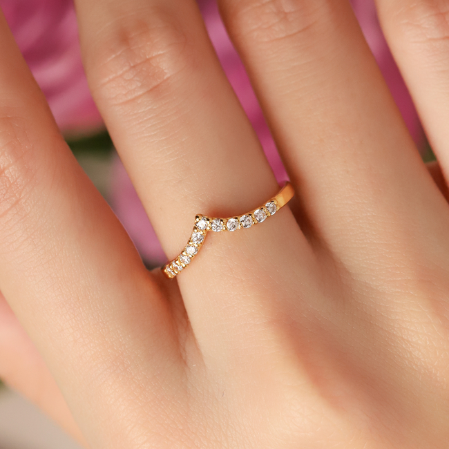 Anillo de eternidad curvado Wishbone en vermeil de oro de 18k