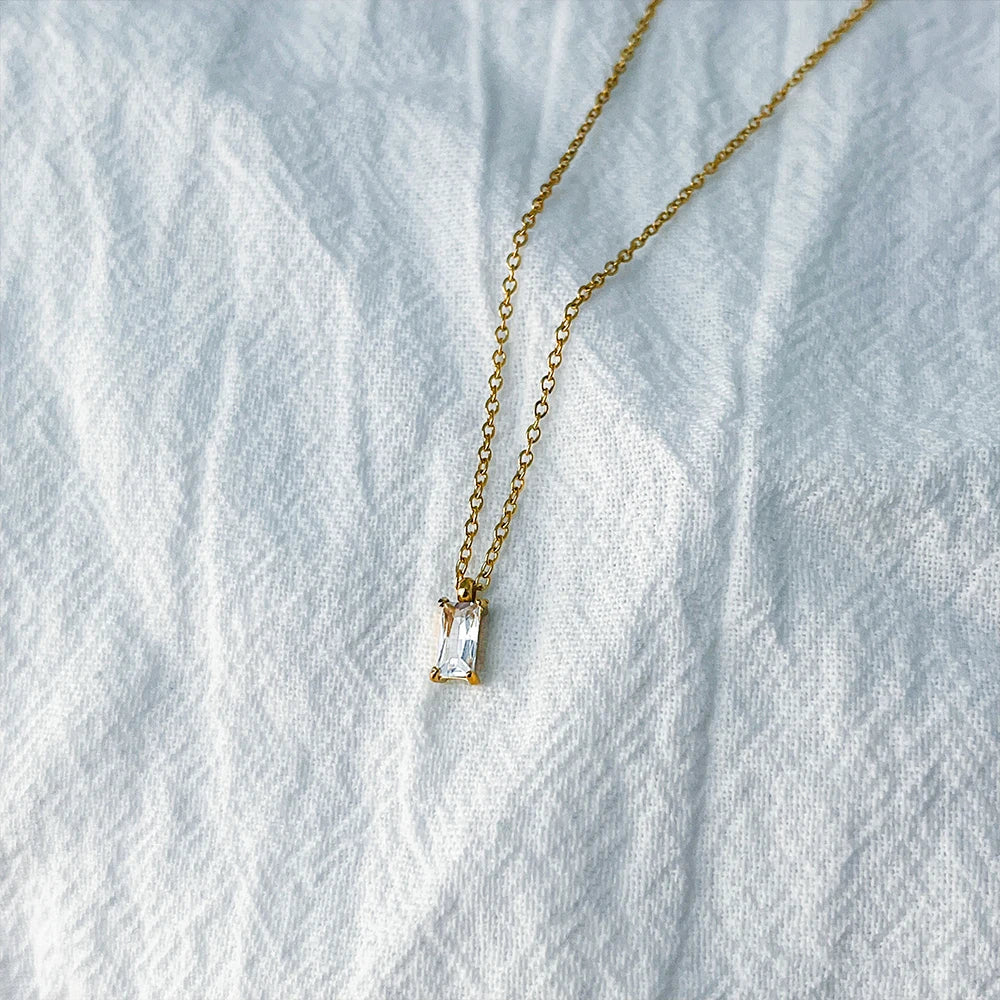 Elegante rechteckige Zirkonia-Halskette – Gold & Silber
