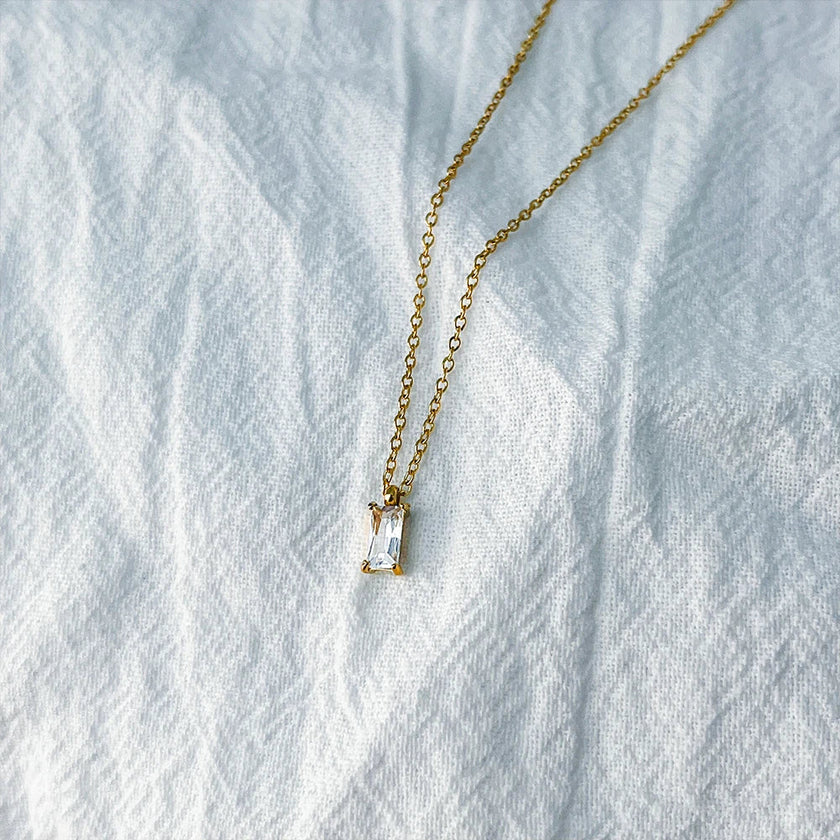 Elegante rechteckige Zirkonia-Halskette – Gold & Silber