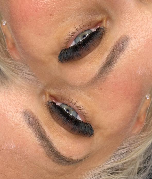 Platinum Volume Lashes 16 Row Mixed Tray