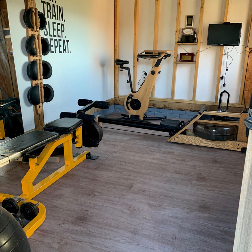 Colchonetas de suelo para gimnasio efecto madera Konnecta de 20 mm