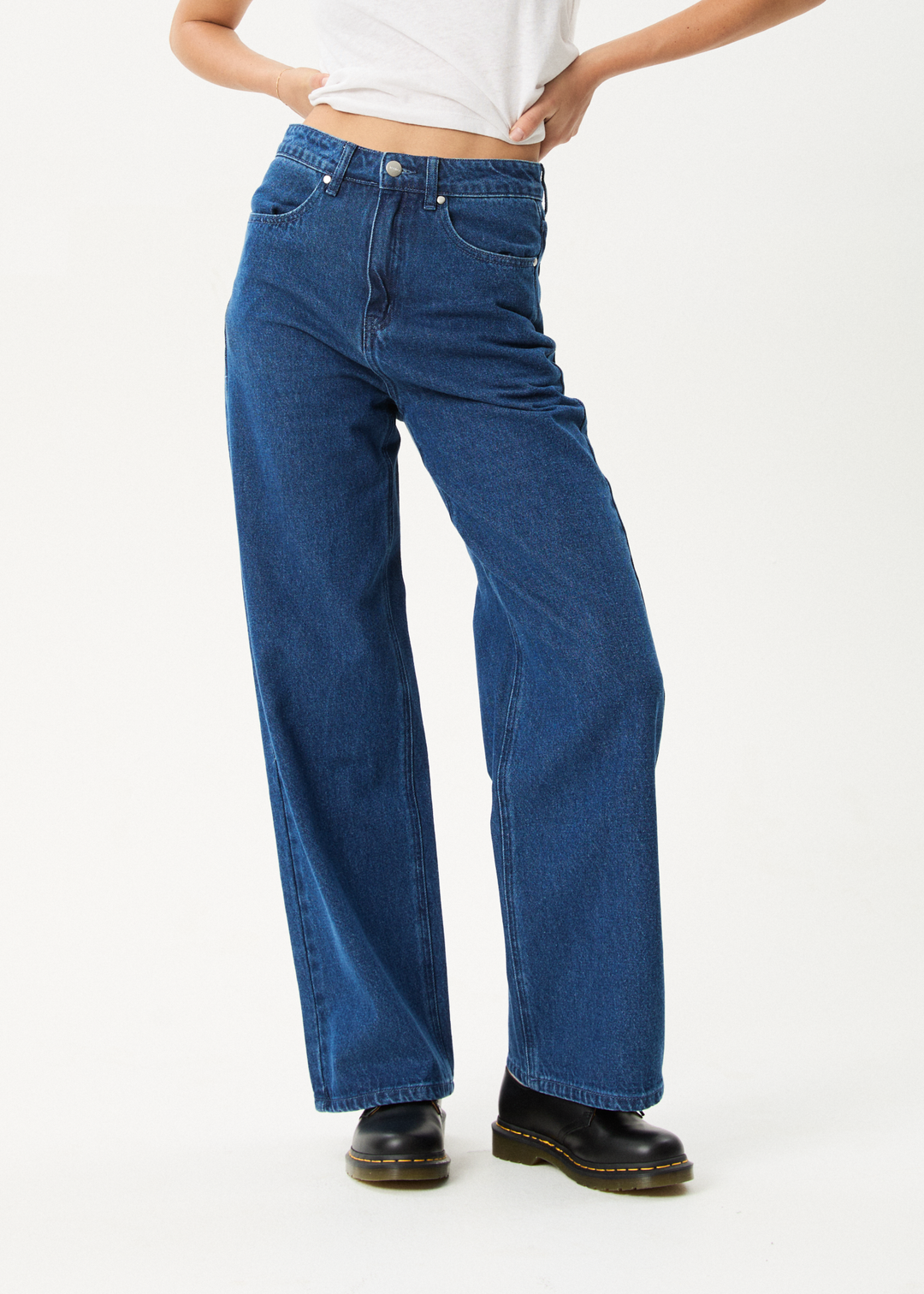 Afends Bella – Baggy Jeans mit weitem Bein