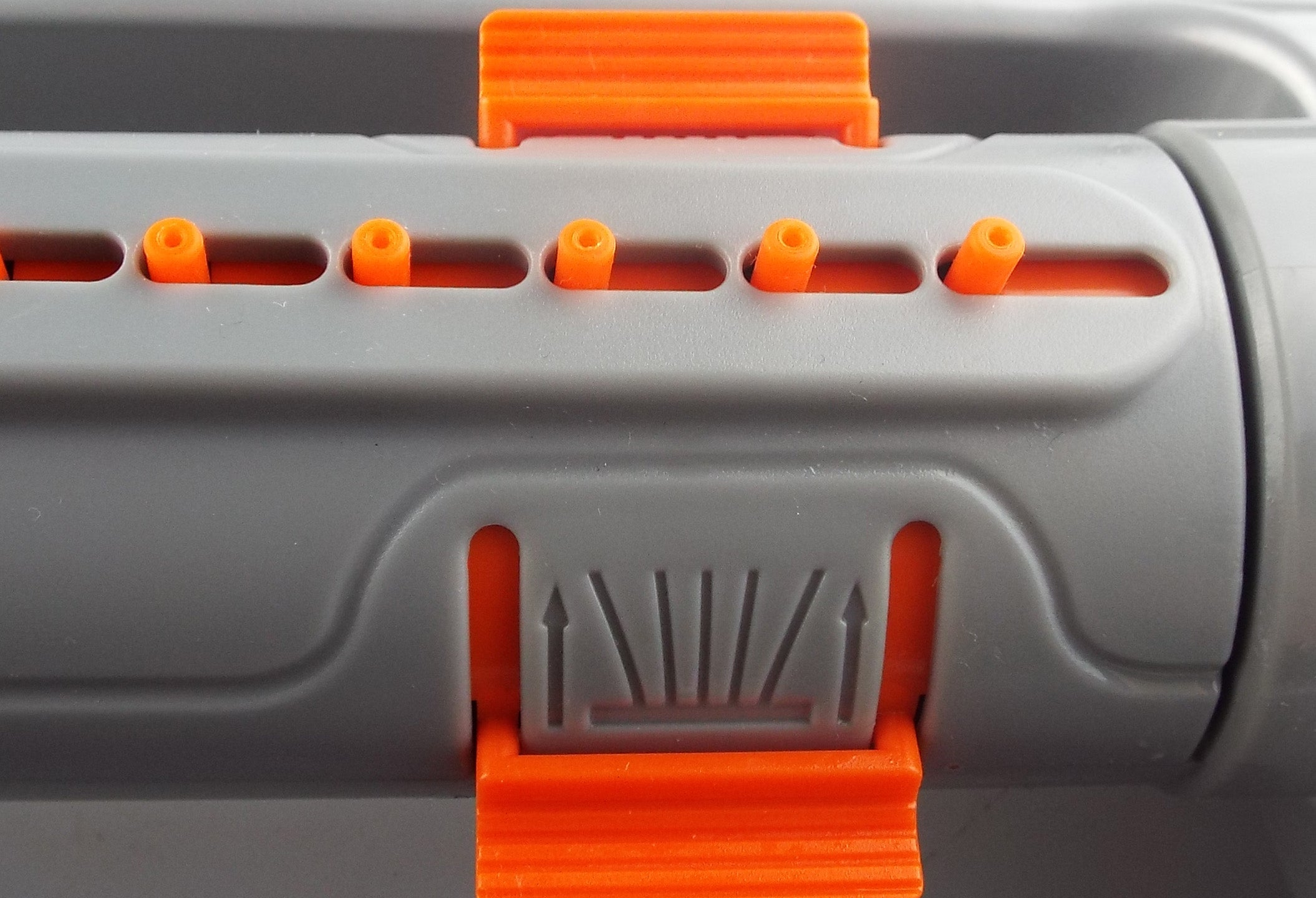 Metal Variable-Width Oscillating Sprinkler White Line