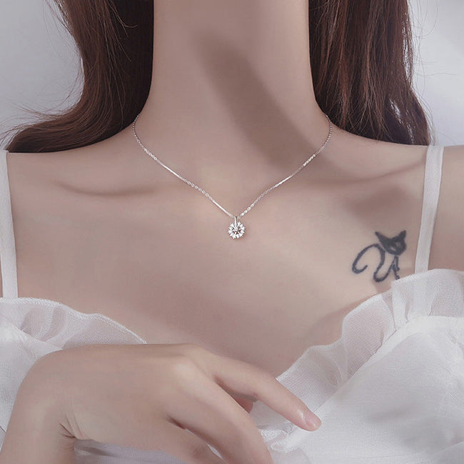 Pure Silver Rotating Snowflake Women's Light Luxury Niche Design Necklace