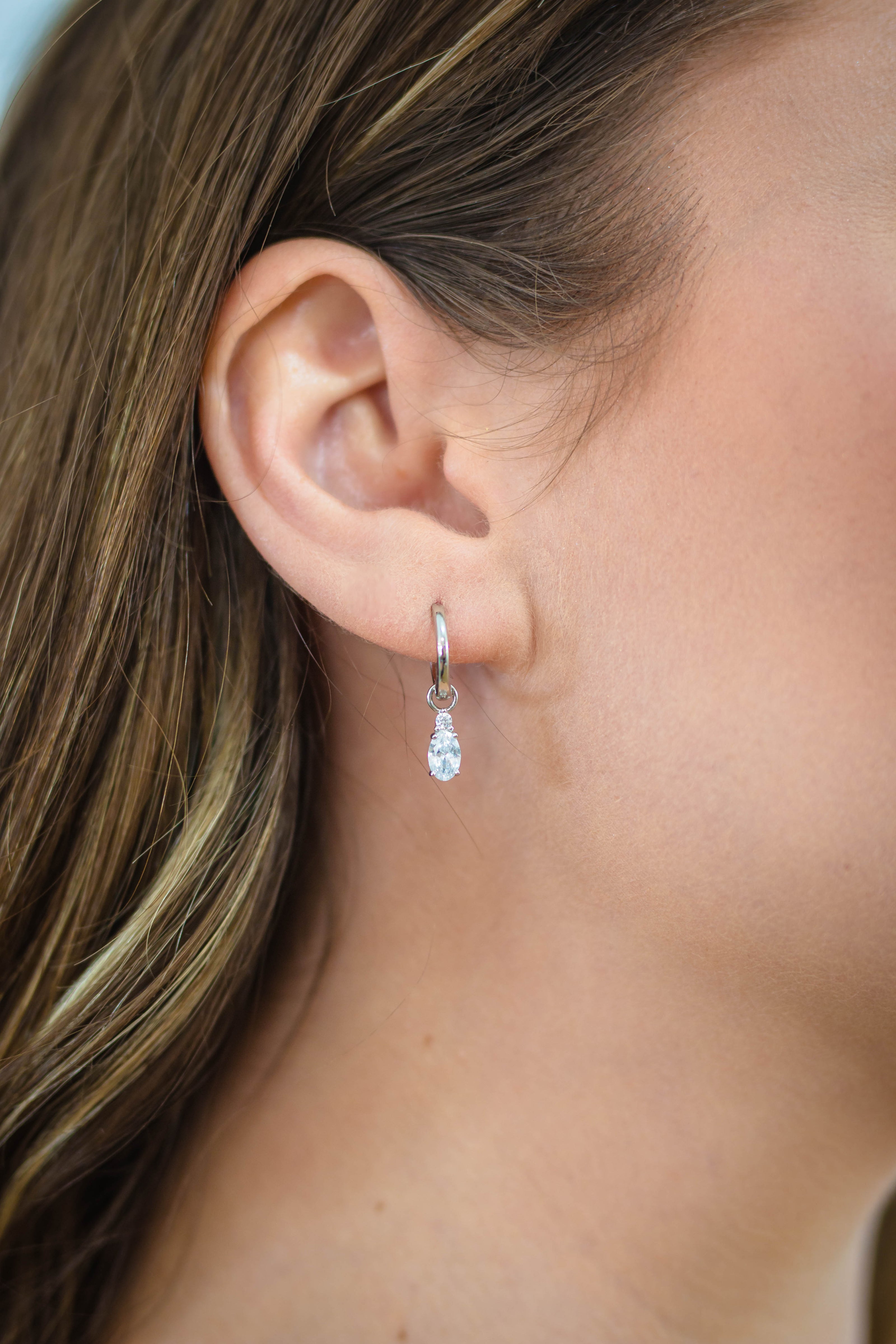 A CHRISTMAS JOURNEY BABY OVAL EARRINGS SILVER