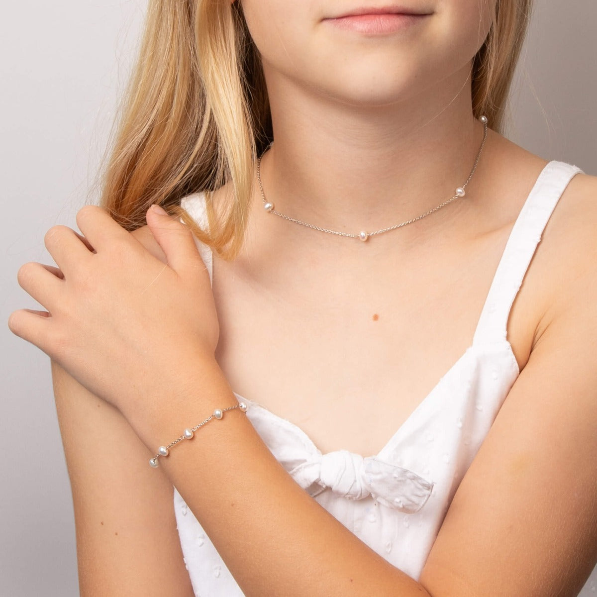 D For Diamond Pearl Station Necklace with Diamond