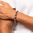Fred Bennett braunes Lederarmband mit kaffeefarbenen Edelstahlperlen