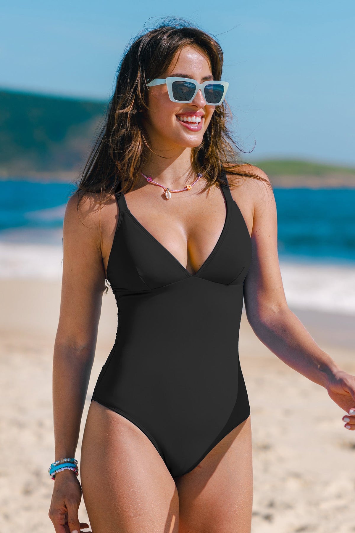 Nuevo traje de baño de estilo europeo y americano, de color liso y cuello en V, mono ajustado que realza la figura para mujer.
