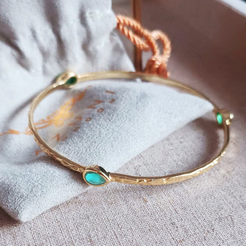 Brazalete apilable Simi de tres piedras Pariba Ónix