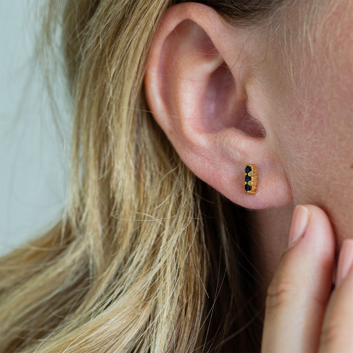 Ohrstecker-Set mit drei schwarzen Zirkonia in Gold