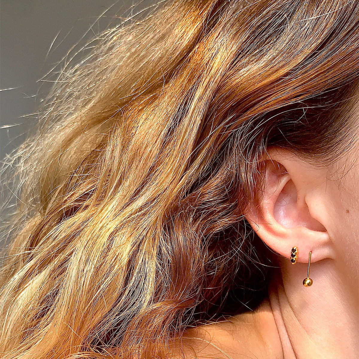 Ohrstecker-Set mit drei schwarzen Zirkonia in Gold