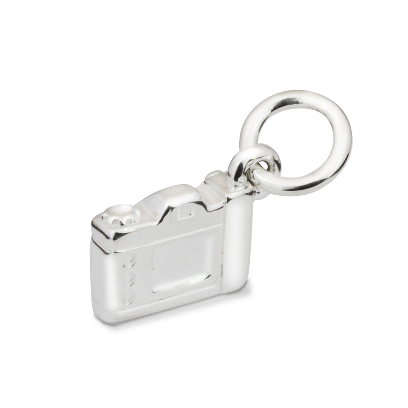 Amuleto de Plata Personalizado con Cámara Antigua