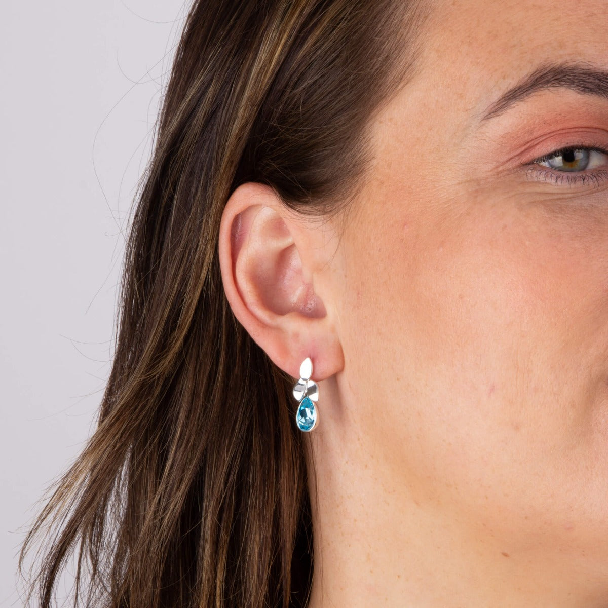Beginnings Petal Drop Ohrstecker mit Kristall