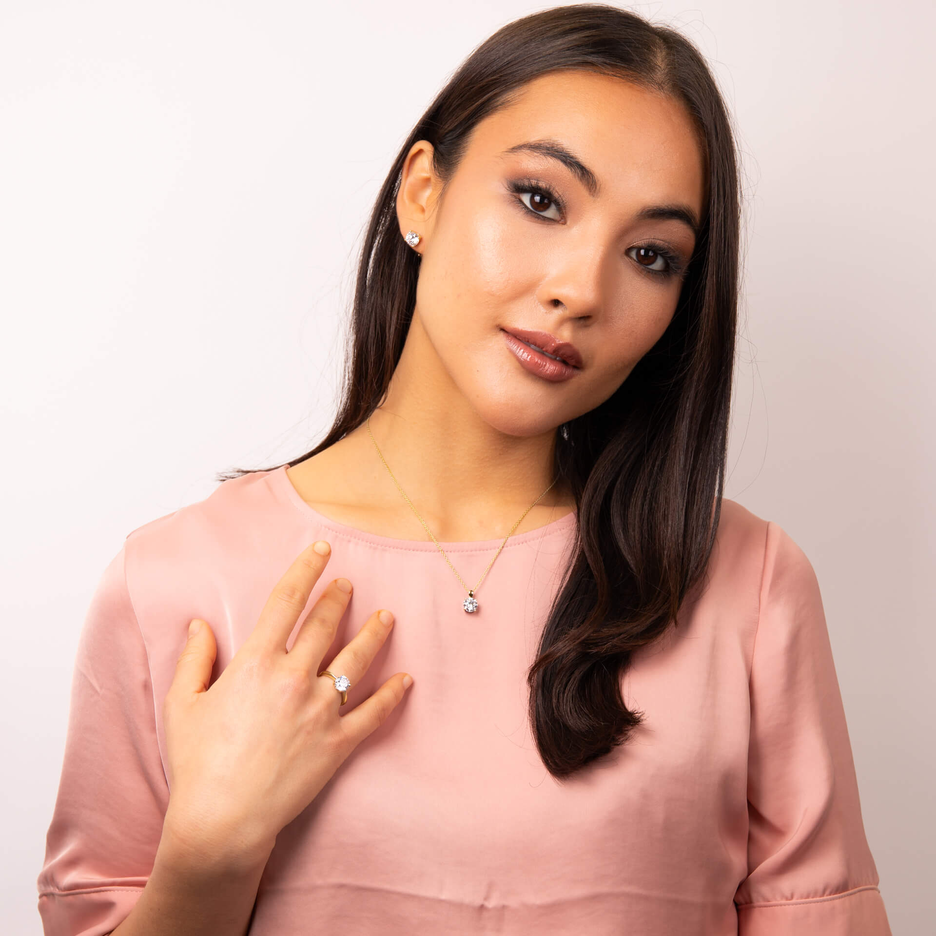Diamonfire Anhänger mit vier Krallen und Karat