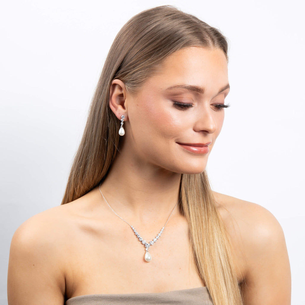 Diamonfire Statement-Halskette mit Zirkonia-Verzierung und Tropfenperle aus Muschelkern