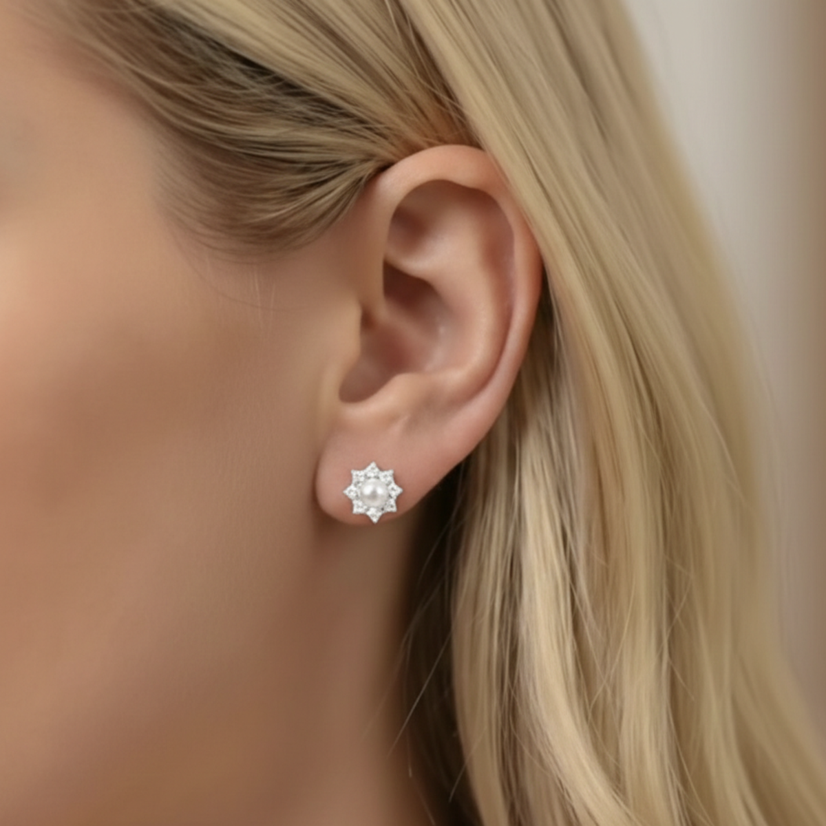 Ohrstecker aus Sterlingsilber mit Perle und Zirkonia