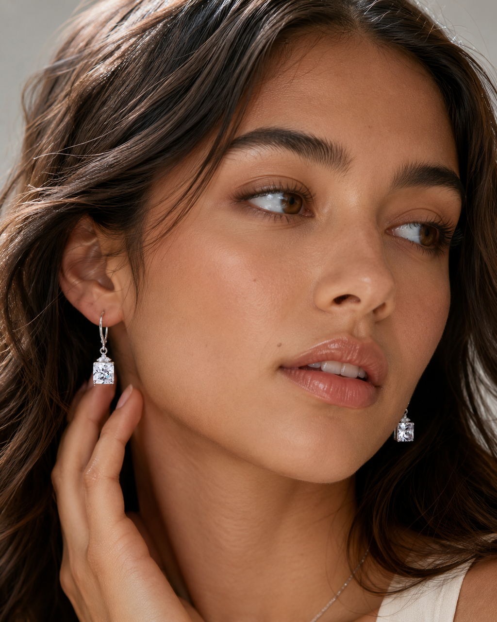Elva Drop Earrings
