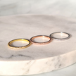 Dünner, durchgehender Memoire-Ring (1,2 mm) in Roségold