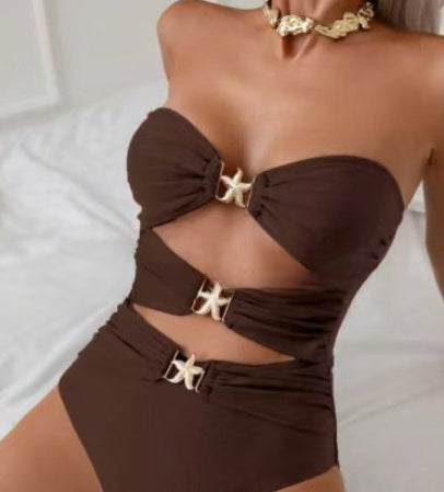 Traje de baño ajustado de chica sexy