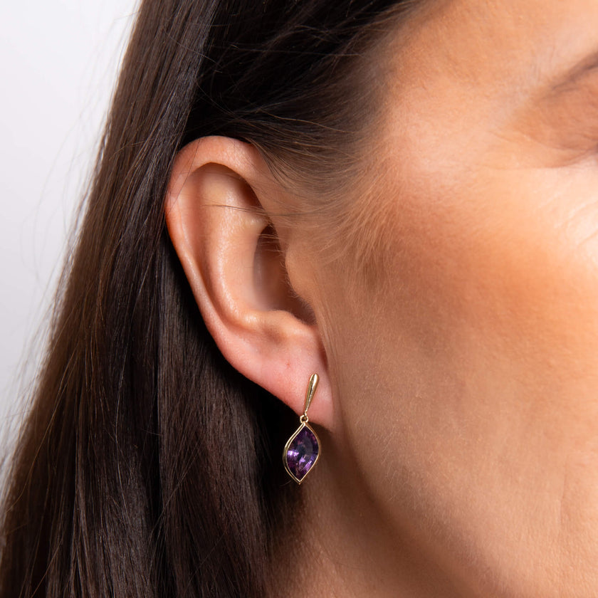 Pendientes Elements Gold en forma de gota de amatista con corte de llama