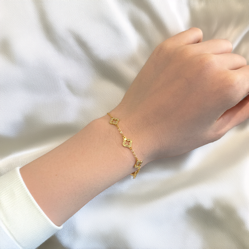 Pulsera de trébol calado en oro
