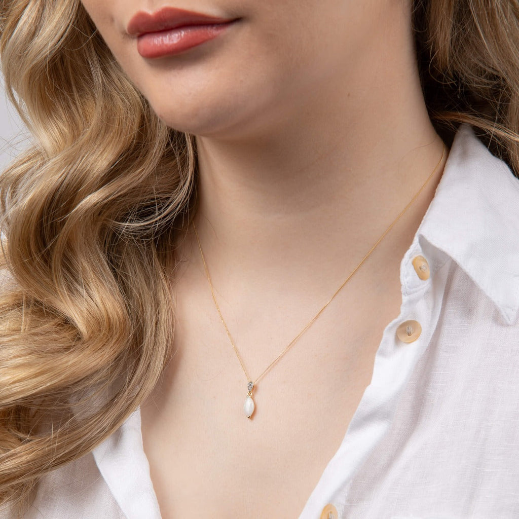 Elements Gold Opal-Tropfenanhänger mit Diamant-Öse