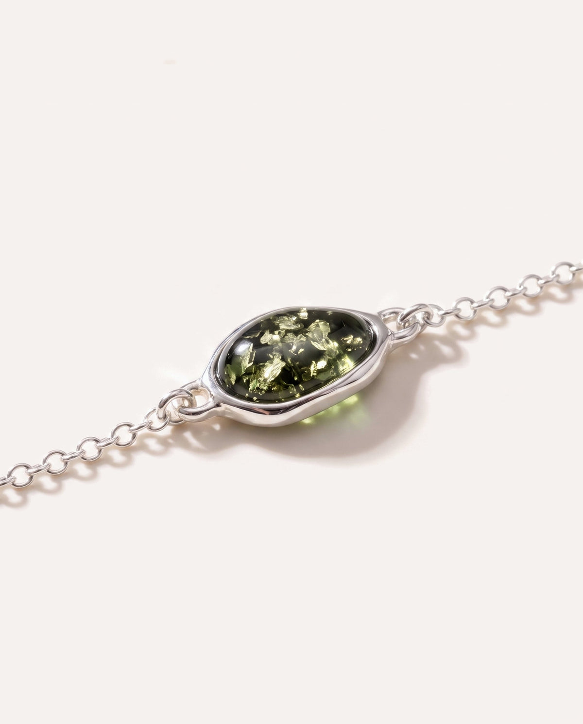 Pulsera de cadena eslabonada con elementos de ámbar verde