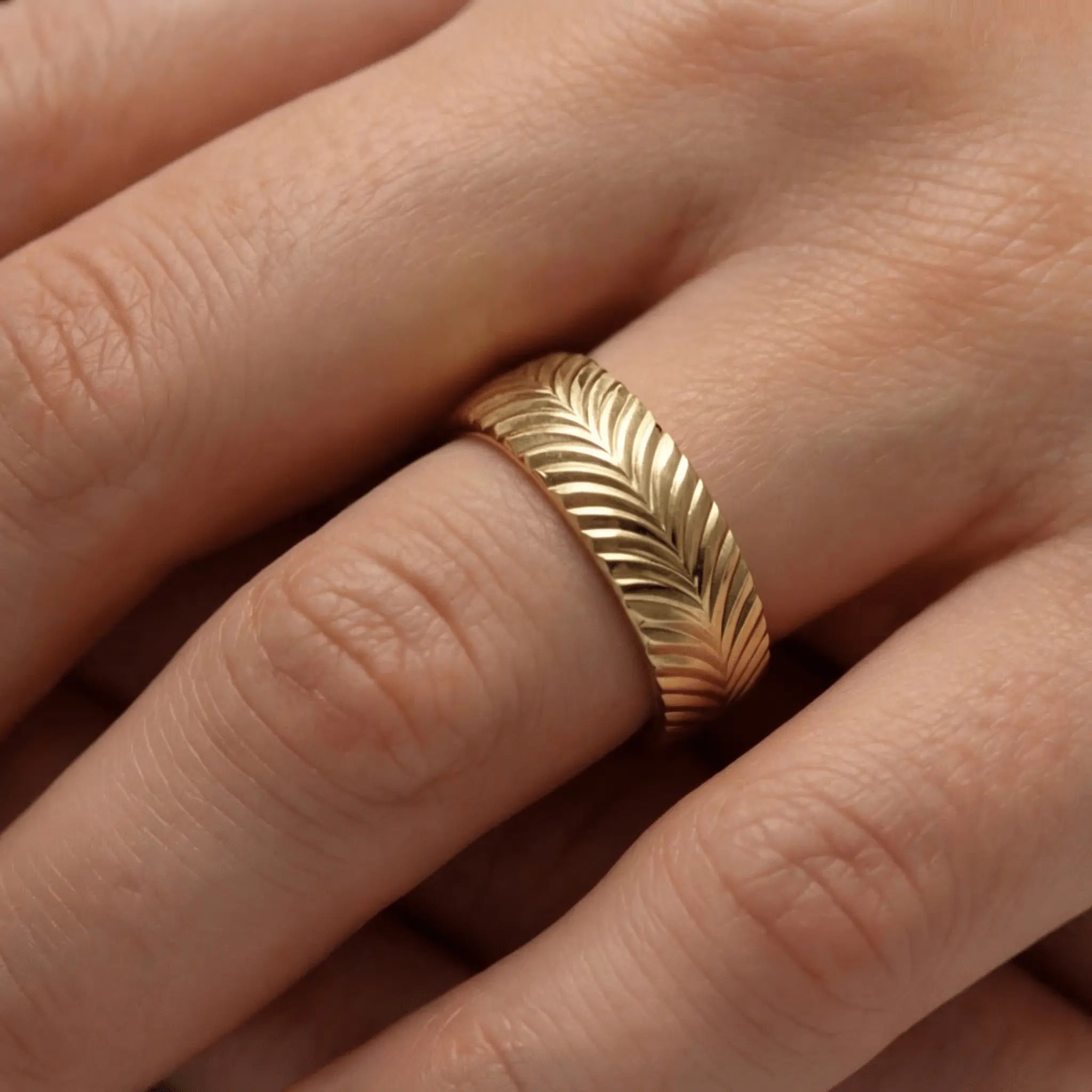 5mm Gold Wedding Band – Spiral Wave – 9ct/14ct/18ct Gold