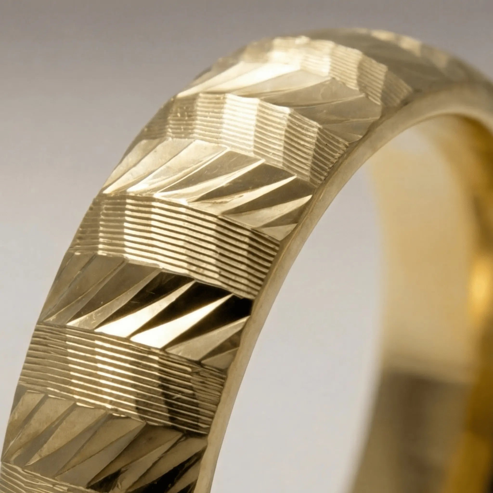 5mm Gold Wedding Band – Zigzag Faceted – 9ct/14ct/18ct Gold