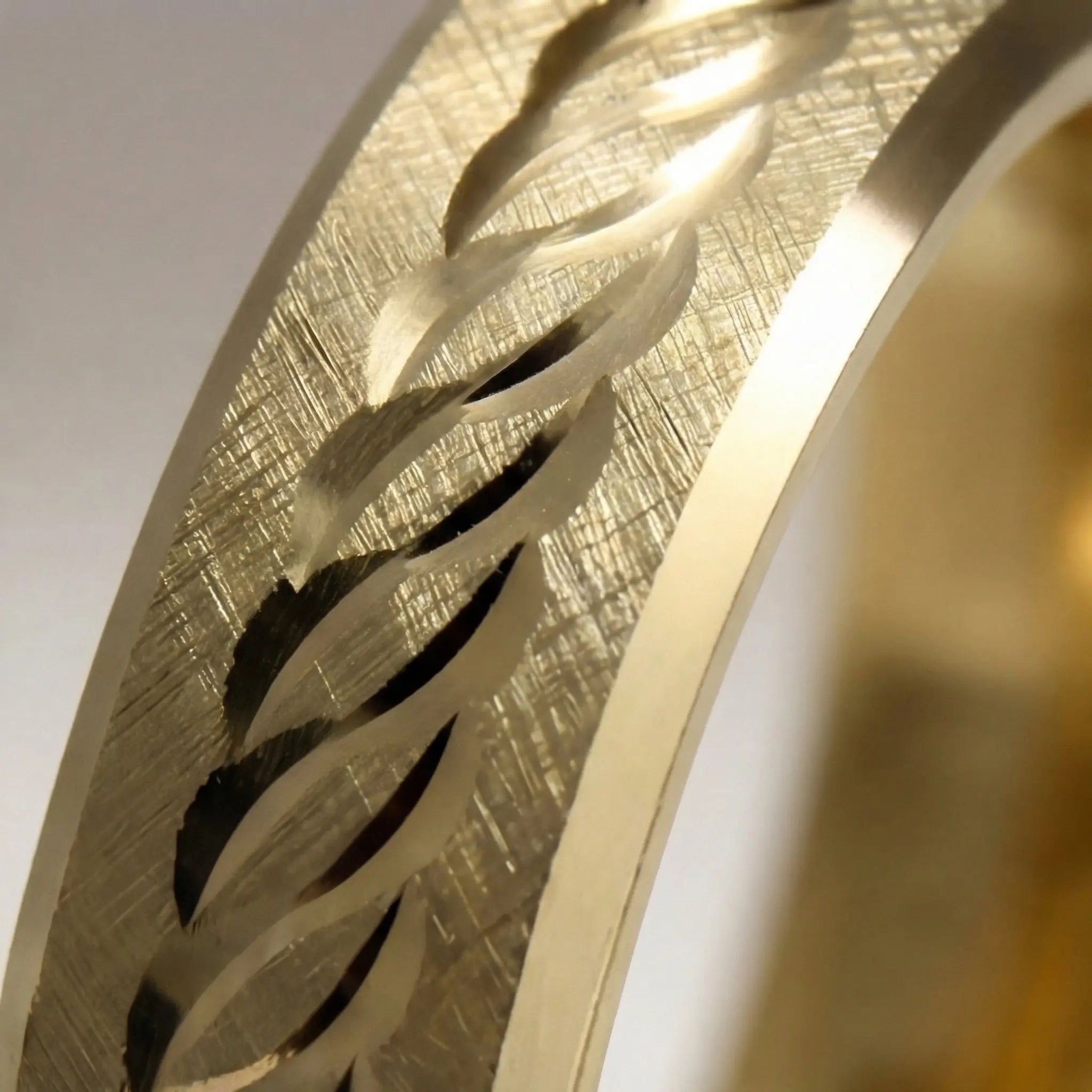 5mm Gold Wedding Band – Leaf Faceted – 9ct/14ct/18ct Gold