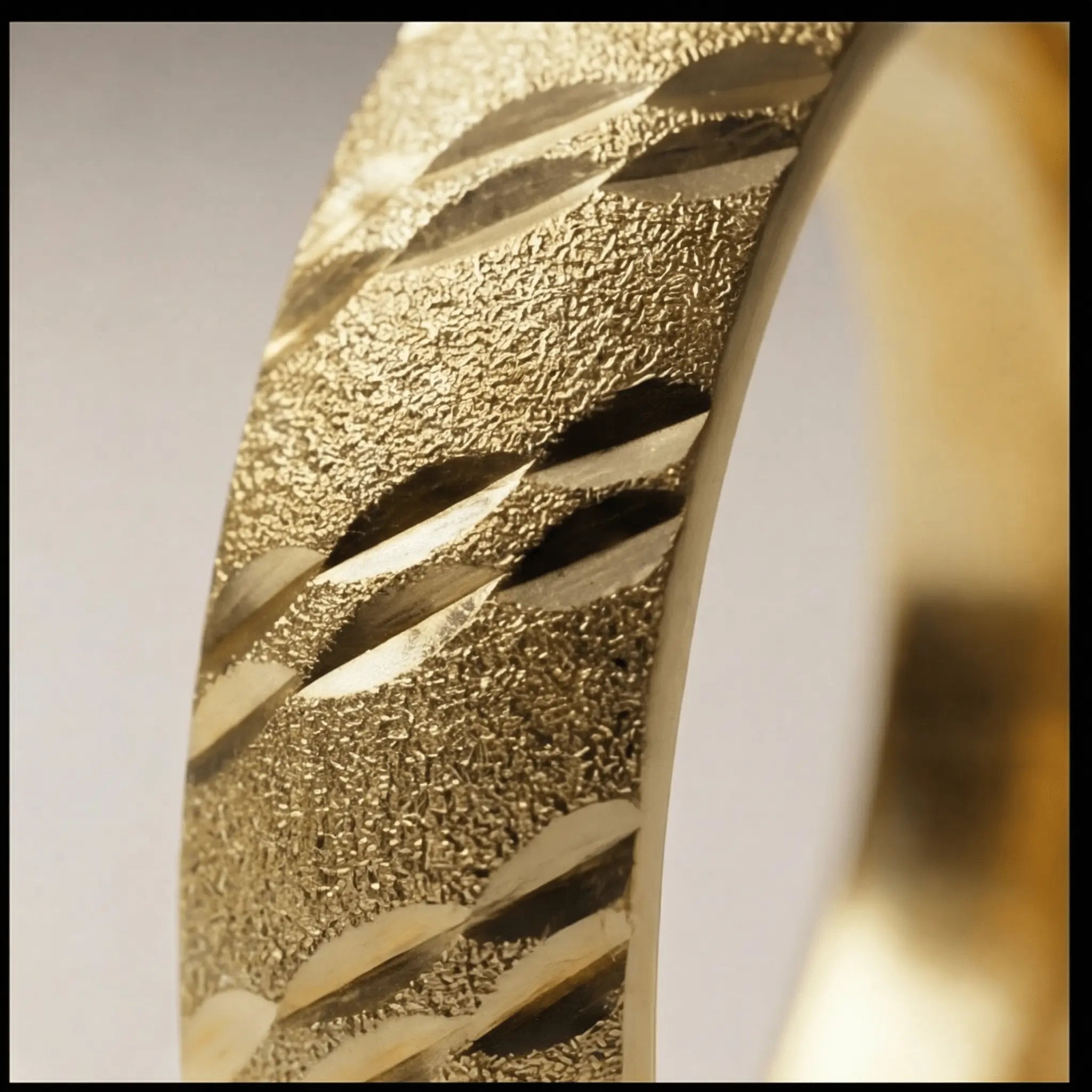 5mm Gold Wedding Band – Wave Faceted – 9ct/14ct/18ct Gold