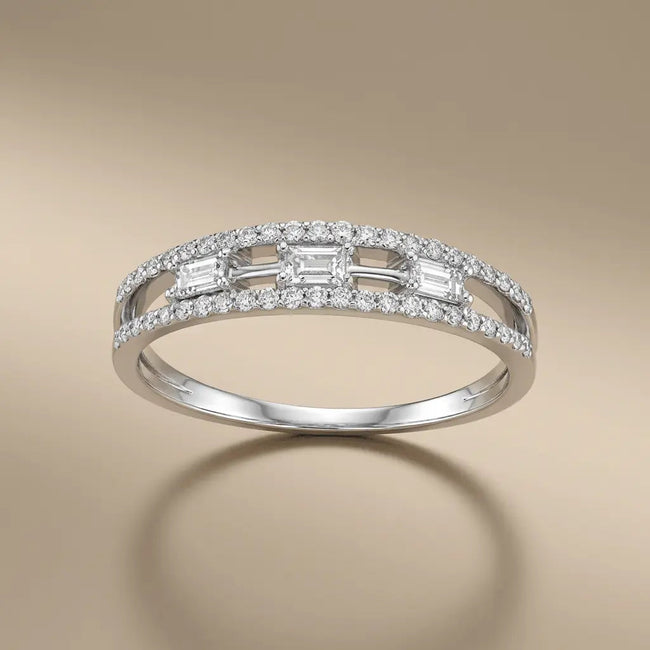 14ct/14K White Gold Natural Diamond Ring – Baguette Diamond Center 0.31ct