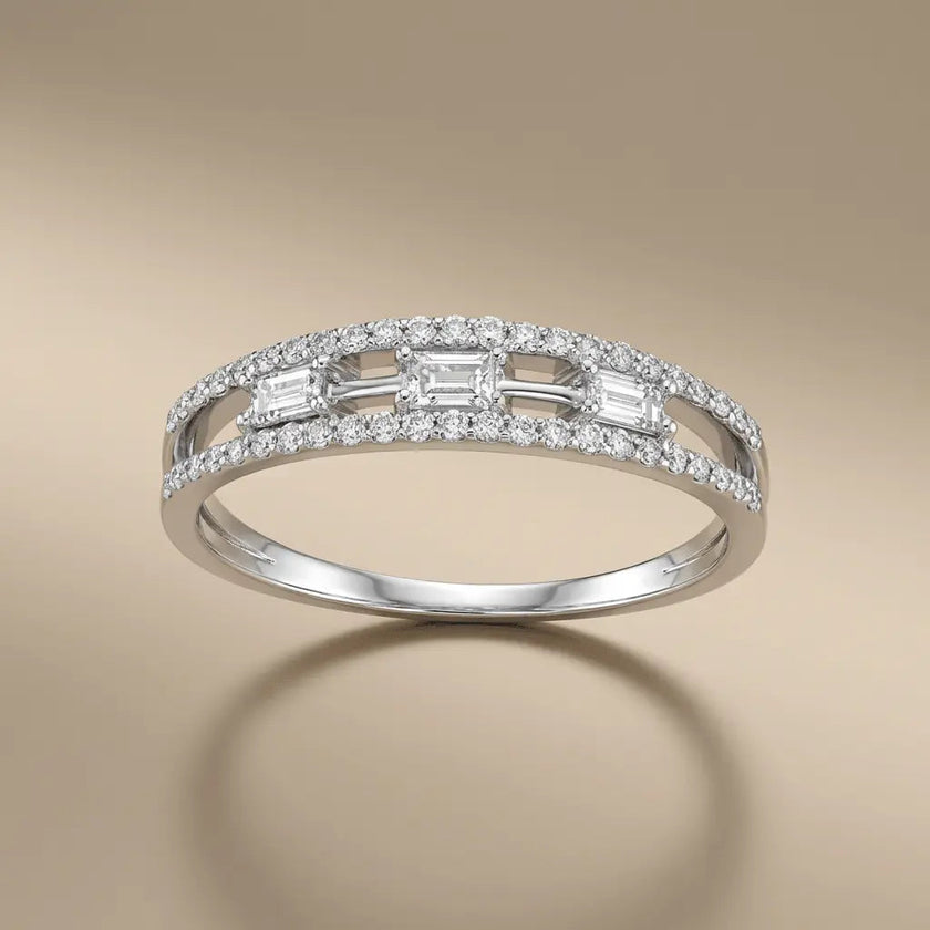 14ct/14K White Gold Natural Diamond Ring – Baguette Diamond Center 0.31ct