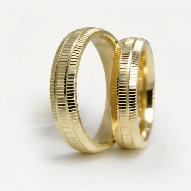 5mm Gold Wedding Band – Linear Texture – 9ct/14ct/18ct Gold