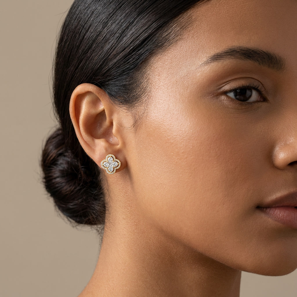 Clover  Stud earrings 18k gold