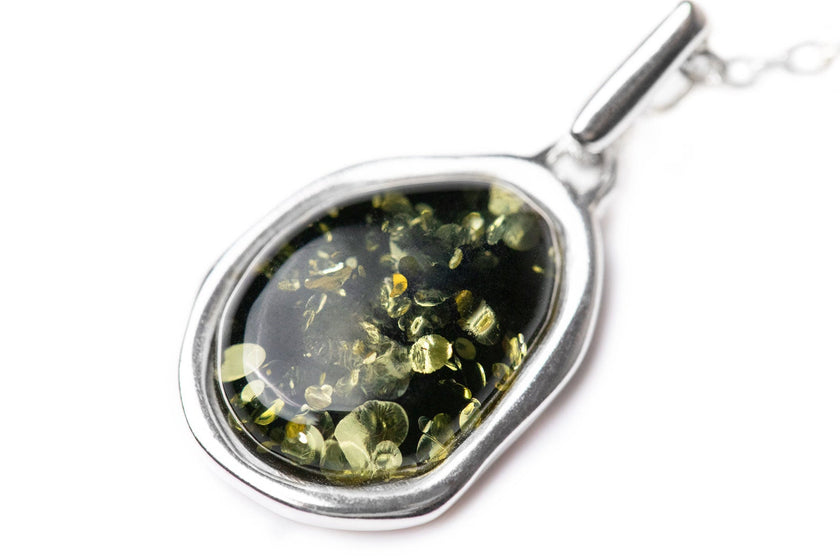 Grüner Amber ELEMENT Anhänger Halskette