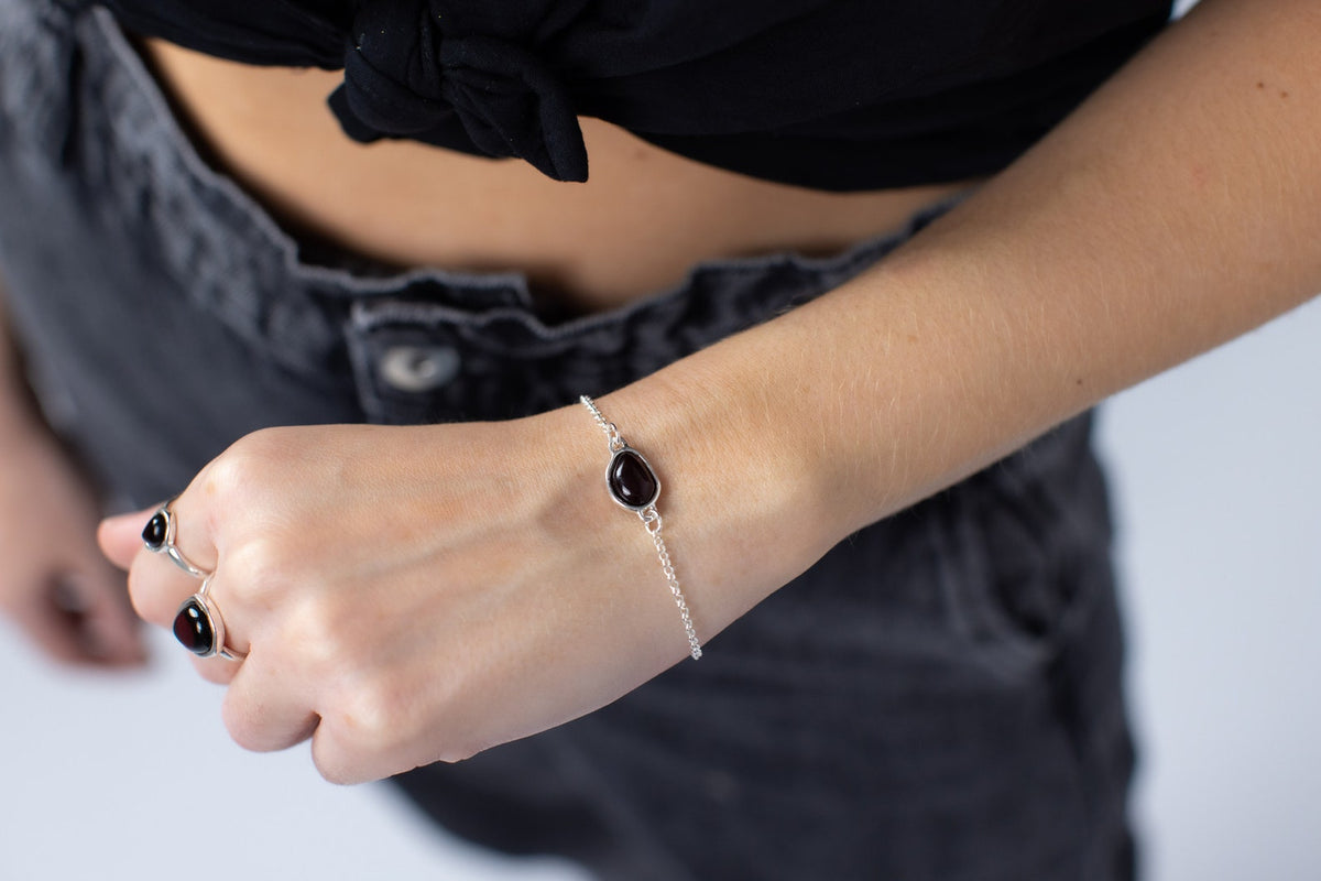 Pulsera de cadena de eslabones ELEMENTS de ámbar cereza
