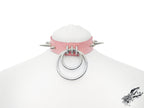 Pinkfarbener genieteter Doppel-O-Ring-Choker (lange und kurze Spikes)