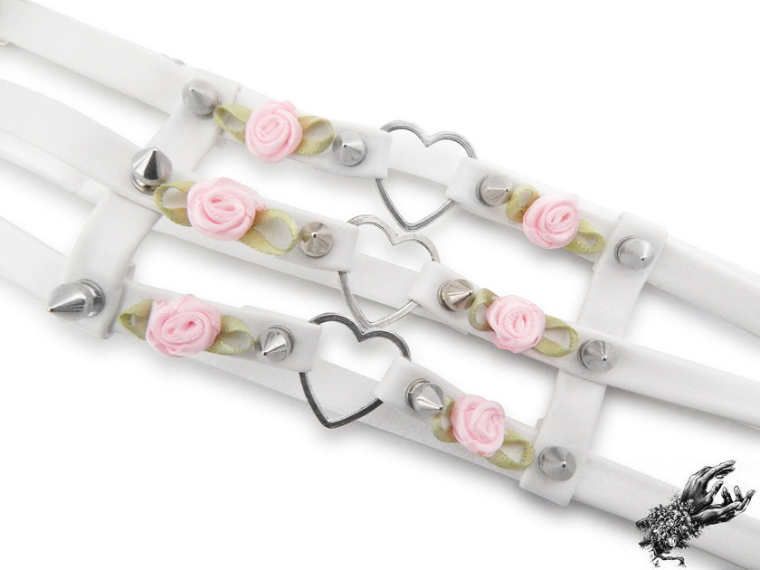 White 3 Strap Heart Ring Garter
